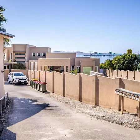 Sea Breeze With City Ease Port Lincoln Exterior photo